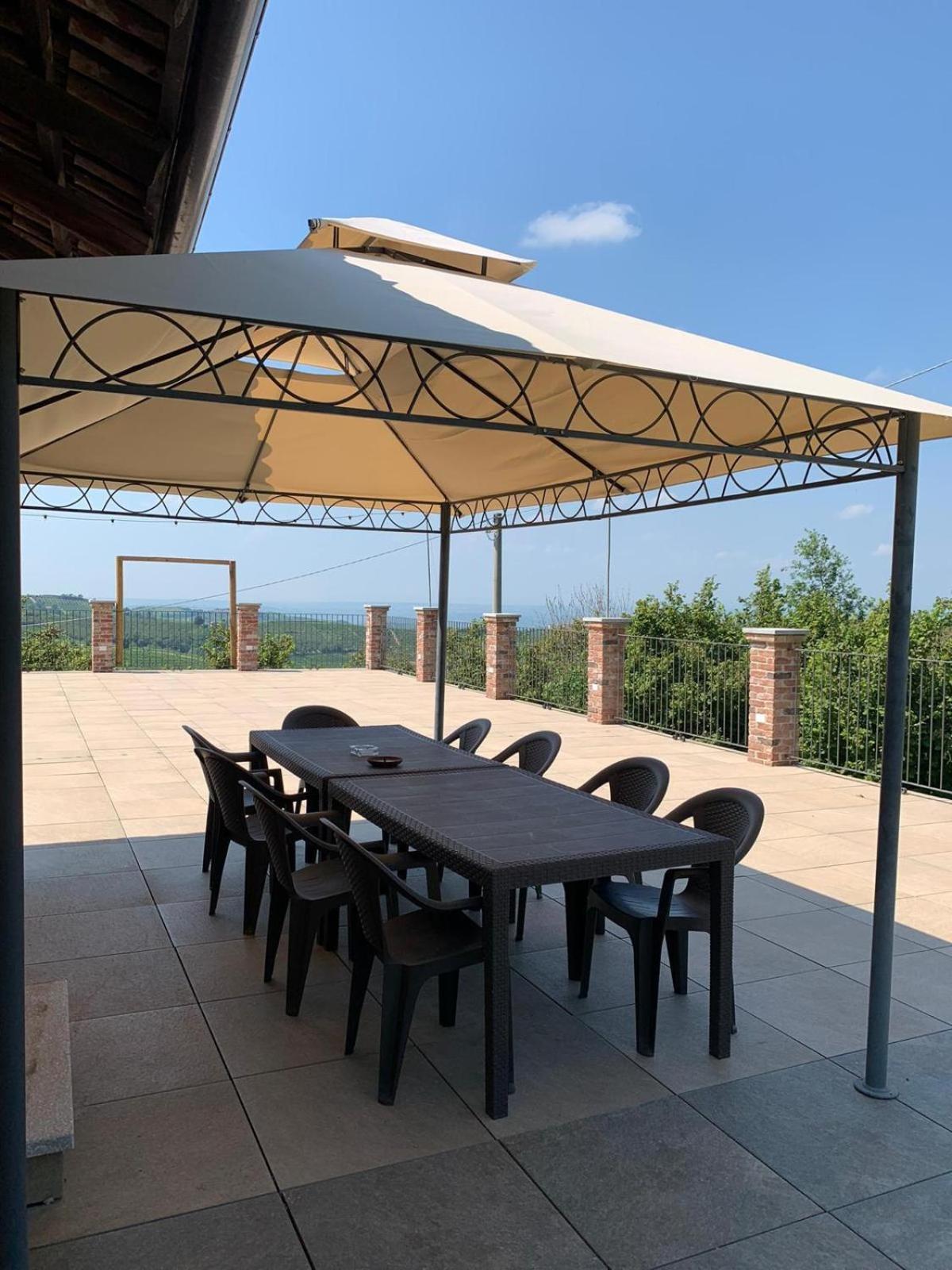 Agriturismo Cascina Anri Mango Exterior photo
